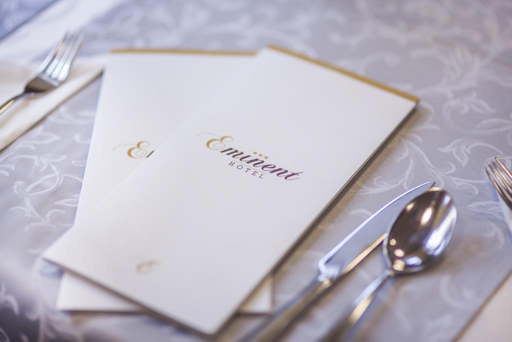 Hotel Eminent Zlaté Moravce Extérieur photo
